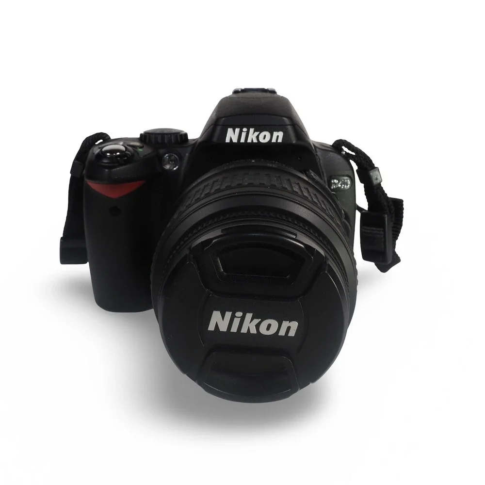 Nikon D40 DSLR Camera Bundle Shutter Count 109 Black‎ 18-55mm 55-200mm Lenses